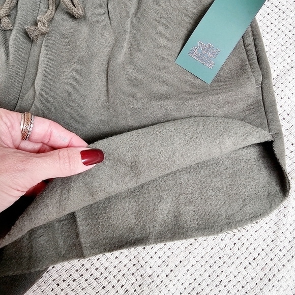 Wild Fable Fleece Drawstring Elastic Waist Dolphin Hem Shorts Athleisure S NEW - Picture 10 of 13